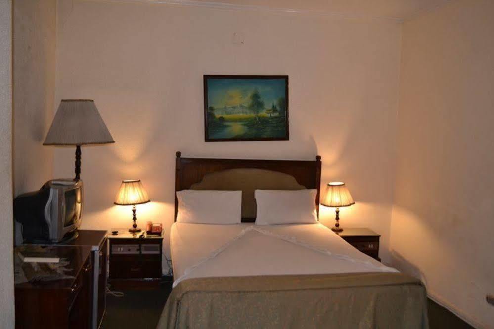 Kaoud Sporting Hotel Alessandria Esterno foto